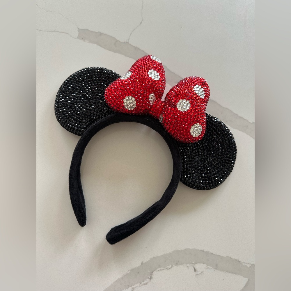 Minnie Mouse classic red bow ears with crystals